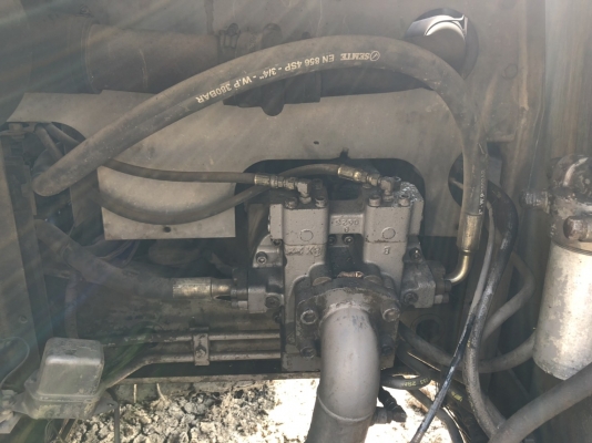 ขายแบคโคร HITASHI EX100 สภาพสวยพร้อมใช้งาน เครื่องปั้มดี สนใจสอบถามไว้ใช้งาน 093 0764943 K ตั้ม