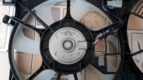 มอเตอร์ พัดลมหม้อน้ำ TOYOTA DENSO แท้ มือสองจากญี่ปุ่น