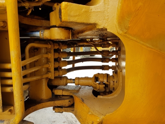 ขายรถตักล้อยาง ยี่ห้อ CATERPILLAR 910 บุ๋งกี๋1.2 คิว เครื่อง CAT3204 4สูบ