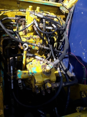 Kobelco.Sk120.Mark.. ช่วงล่าง​ โช่ เอว​ โรลเลอ​ ยกใหม่หมด​ พร้อมใช้​