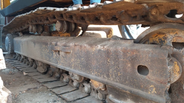 ขายด่วน KOMATSU PC200-3 สภาพพร้อมใช้งาน เครื่องเดิมปั้มเดิม สนใจสอบถามไว้ใช้งาน 093 0764943 K ตั้ม