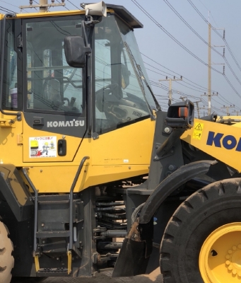 ขายรถตักล้อยาง KOMATSU WA320-7 ปี 2016 นำเข้าเองจากญี่ปุ่น สภาพสวยพร้อมใช้งาน มีVDOการทำงานครับ