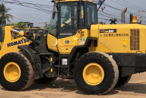 ขายรถตักล้อยาง KOMATSU WA320-7 ปี 2016 นำเข้าเองจากญี่ปุ่น สภาพสวยพร้อมใช้งาน มีVDOการทำงานครับ