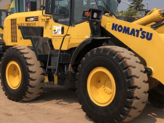 ขายรถตักล้อยาง KOMATSU WA320-7 ปี 2016 นำเข้าเองจากญี่ปุ่น สภาพสวยพร้อมใช้งาน มีVDOการทำงานครับ