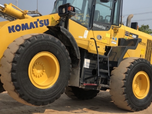 ขายรถตักล้อยาง KOMATSU WA320-7 ปี 2016 นำเข้าเองจากญี่ปุ่น สภาพสวยพร้อมใช้งาน มีVDOการทำงานครับ