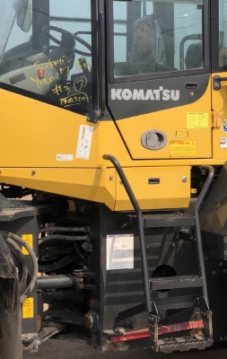 ขายรถตักล้อยาง KOMATSU WA320-7 ปี 2016 นำเข้าเองจากญี่ปุ่น สภาพสวยพร้อมใช้งาน มีVDOการทำงานครับ