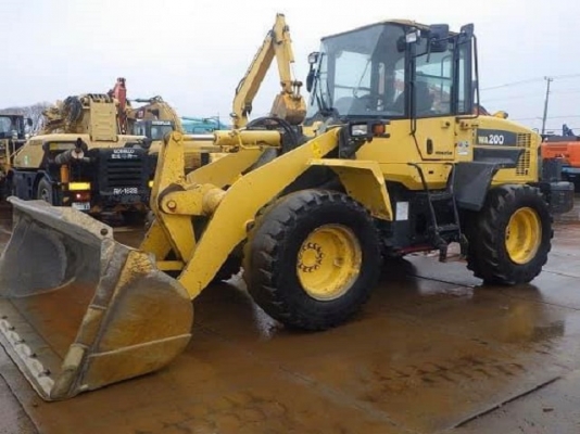 ขายรถตักล้อยาง KOMATSU WA200-6 รถนอกนำเข้าเองจากญี่ปุ่น สภาพสวยพร้อมใช้ ถึงเร็วๆนี้ครับ