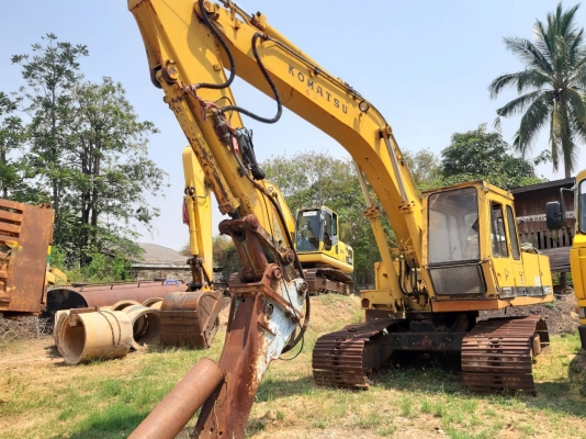ขายด่วน KOMATSU PC200-2 สภาพสวยพร้อมใช้งาน บูมอามสวย โซ่ช่วงล่างเต็ม เครื่องปั้มเดิมๆ (ให้บุ๋งกี้) สนใจสอบถาม 093 0764943 K ตั้ม