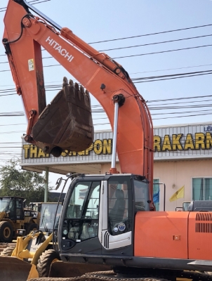ขายรถขุด HITACHI ZX350H-3 นำเข้าเองจากญี่ปุ่น สภาพสวยพร้อมใช้งาน มีVDOการทำงานครับ