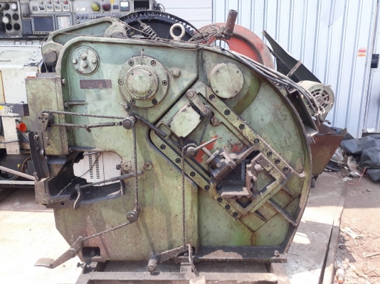 ขายตัดเจาะอเนกประสงค์เดินเฟืองตัวใหญ่ราคาเบาๆๆคับ