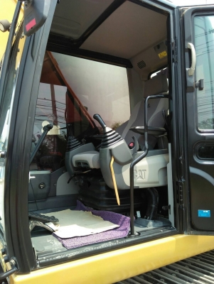 ขายด่วน! Cat320D2 ไมล์ 6,000 สภาพสวยมากค่ะสภาพสวยมากค่ะ