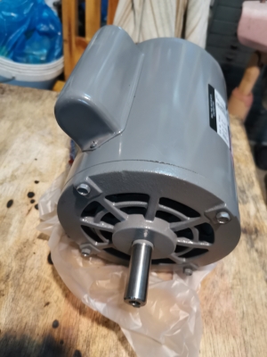 ขาย!! มอเตอร์.ฮิตาชิ.ขนาด1/2แรง220v.พร้อมใช้งาน ขาย!! มอเตอร์.ฮิตาชิ.ขนาด1/2แรง220v.พร้อมใช้งาน
