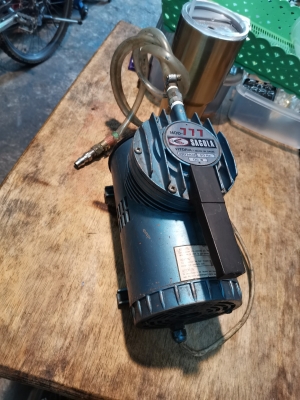 ขาย!! ปั้มลมเล็ก220v.