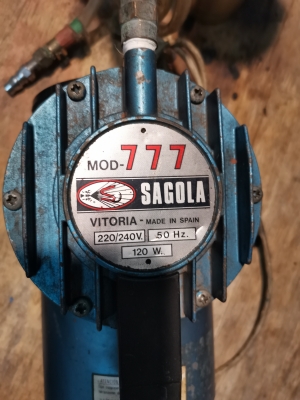 ขาย!! ปั้มลมเล็ก220v.