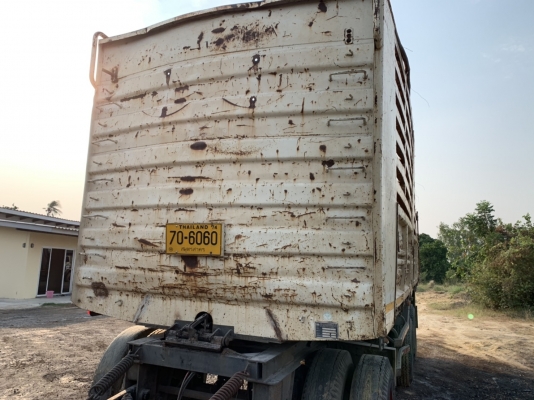 ลูกพ่วงไม่ดั้ม 3 คาน  อู่ สามมิตร ปี 56 ราคา 245,000 บาท ถุงลม ยาว 7  เมตร ยางพอใช้ กระแพงขางไม่ค่อยสวย สภาพพร้อมใช้ เอกสารเล่มทะเบียน   อยู่ นครปฐม โทร 0626426323