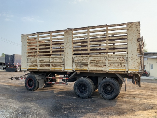 ลูกพ่วงไม่ดั้ม 3 คาน  อู่ สามมิตร ปี 56 ราคา 245,000 บาท ถุงลม ยาว 7  เมตร ยางพอใช้ กระแพงขางไม่ค่อยสวย สภาพพร้อมใช้ เอกสารเล่มทะเบียน   อยู่ นครปฐม โทร 0626426323