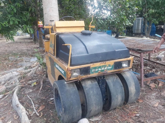 รถบดหน้ายางหลังยางรุ่นใหม่ 3ตัน ใบซื้อขาย ราคาแค่ 120,000เท่านั้น โทรด่วนที่ 081-989-1989 หรั่งครับ