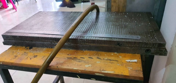 ขายครับขาย แม่เหล็กถาวร เส้นถี่ ของ vertex ระยะทำงาน 300 &times; 600 คือเจ้าของขายเครื่องไปเจียรราบไปแล้ว เก็บแม่เหล็กไว้ เพราะซื้อมาแพงมากๆๆ แต่อย่างไรก็ไม่ได้ใช้แล้ว ขาย 8500 บาท 0814583376 เอก ปทุม