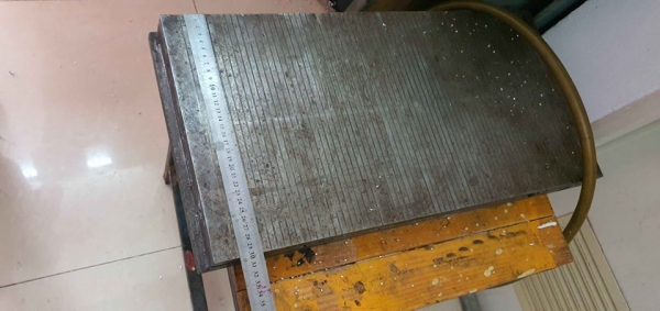 ขายครับขาย แม่เหล็กถาวร เส้นถี่ ของ vertex ระยะทำงาน 300 &times; 600 คือเจ้าของขายเครื่องไปเจียรราบไปแล้ว เก็บแม่เหล็กไว้ เพราะซื้อมาแพงมากๆๆ แต่อย่างไรก็ไม่ได้ใช้แล้ว ขาย 8500 บาท 0814583376 เอก ปทุม