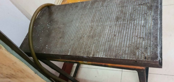 ขายครับขาย แม่เหล็กถาวร เส้นถี่ ของ vertex ระยะทำงาน 300 &times; 600 คือเจ้าของขายเครื่องไปเจียรราบไปแล้ว เก็บแม่เหล็กไว้ เพราะซื้อมาแพงมากๆๆ แต่อย่างไรก็ไม่ได้ใช้แล้ว ขาย 8500 บาท 0814583376 เอก ปทุม