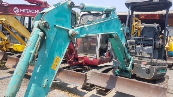 รถขุด โกเบลโก้ SK27SR-3 เก่าญี่ปุ่น