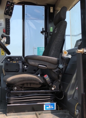 ขายรถตักล้อยาง CAT 950K (เทียบเท่า WA380-7) ปี 2015 นำเข้าเองจากญี่ปุ่น สภาพสวยพร้อมใช้งาน มีVDOการทำงานครับ