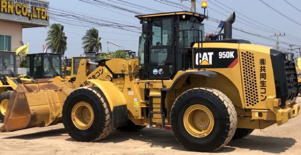 ขายรถตักล้อยาง CAT 950K (เทียบเท่า WA380-7) ปี 2015 นำเข้าเองจากญี่ปุ่น สภาพสวยพร้อมใช้งาน มีVDOการทำงานครับ