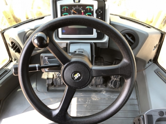 ขายรถตักล้อยาง CAT 950K (เทียบเท่า WA380-7) ปี 2015 นำเข้าเองจากญี่ปุ่น สภาพสวยพร้อมใช้งาน มีVDOการทำงานครับ