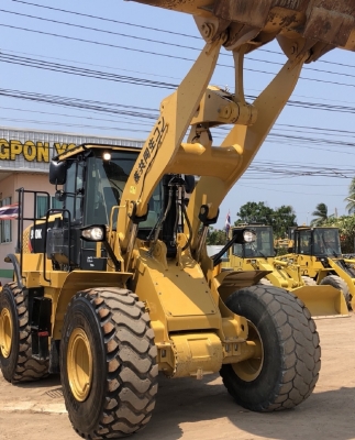 ขายรถตักล้อยาง CAT 950K (เทียบเท่า WA380-7) ปี 2015 นำเข้าเองจากญี่ปุ่น สภาพสวยพร้อมใช้งาน มีVDOการทำงานครับ