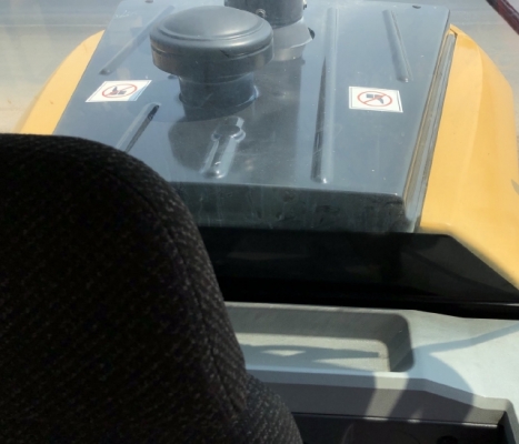 ขายรถตักล้อยาง CAT 950K (เทียบเท่า WA380-7) ปี 2015 นำเข้าเองจากญี่ปุ่น สภาพสวยพร้อมใช้งาน มีVDOการทำงานครับ