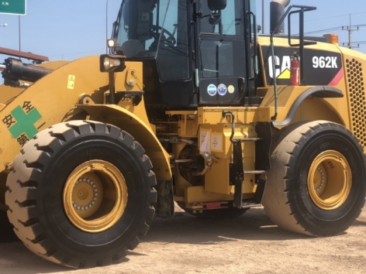 ขายรถตักล้อยาง CAT 962K ปี 2015 นำเข้าเองจากญี่ปุ่น สภาพสวยพร้อมใช้งาน มีVDOการทำงานครับ
