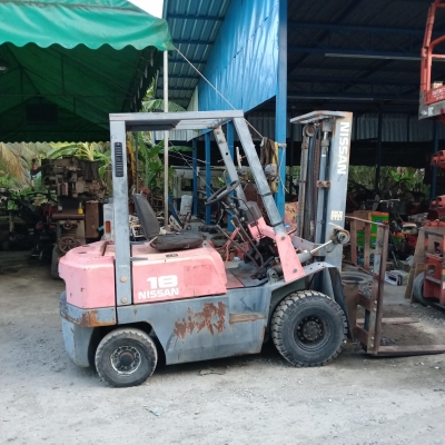 รถโฟล์คลิฟท์ NISSAN เครื่องยนต์เบนซินยก 1.8 ตันพร้อมใช้รถเก่านอก