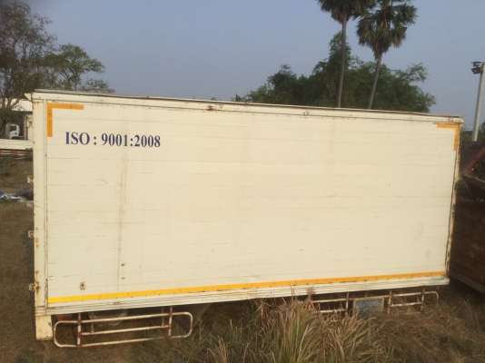 ตู้แห้ง ยาว 5.5 เมตร กว้าง 2.4 เมตร สูง 2.3 เมตร  คัสซีกว้าง 84 เซนต์ ติดต่อ 089-5367218. 081-4252943