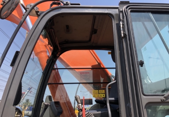 ขายรถขุด HITACHI ZX350H-3 นำเข้าเองจากญี่ปุ่น สภาพสวยพร้อมใช้งาน มีVDOการทำงานครับ ขายรถขุด HITACHI ZX350H-3 นำเข้าเองจากญี่ปุ่น สภาพสวยพร้อมใช้งาน มีVDOการทำงานครับ