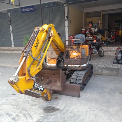 รถขุดยี่ห้อ  HANIX รุ่น : S&amp;B15 ขนาด 1.5 ตันพร้อมใช้งานเก่านอก