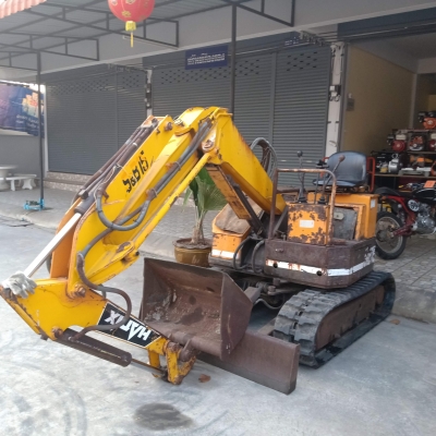 รถขุดยี่ห้อ  HANIX รุ่น : S&amp;B15 ขนาด 1.5 ตันพร้อมใช้งานเก่านอก