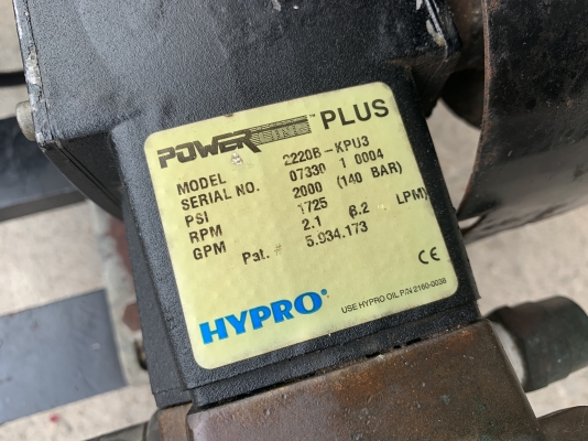 ขายชุดปั๊มฉีดน้ำแรงดันสูง Hypro made in USA. พร้อมมอเตอร์ Mitsubishi 2HP. 220V ไฟบ้าน หมุนนิ่ม สภาพสวยใหม่มาก มีสวิทย์ปิด-เปิดในตัว พร้อมล้อเคลื่อนย้าย พร้อมใช้งาน ราคา 15,500 บาท ขายชุดปั๊มฉีดน้ำแรงดันสูง Hypro made in USA. พร้อมมอเตอร์ Mitsubishi 2HP. 220V ไฟบ้าน หมุนนิ่ม สภาพสวยใหม่มาก มีสวิทย์ปิด-เปิดในตัว พร้อมล้อเคลื่อนย้าย พร้อมใช้งาน ราคา 15,500 บาท