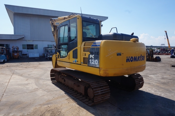 KOMATSU PC120-8 นำเข้าจากญี่ปุ่น พร้อมไฟแนนซ์บริการ สนใจติดต่อ ผึ้ง โทร 095-0563605