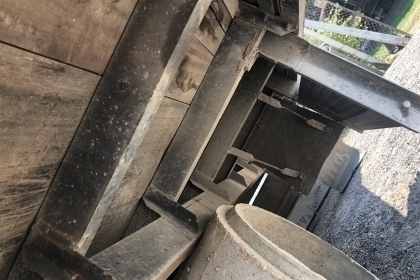 ขายตู้แห้ง 3 บาน 4ล้อ ครับ 081-4252943