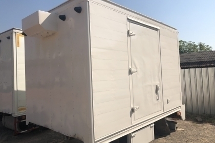 ขายตู้แห้ง 3 บาน 4ล้อ ครับ 081-4252943