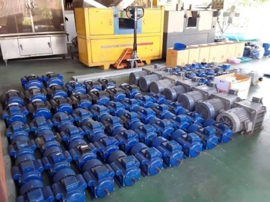 ขายมอเตอร์ ไฟบ้าน ของใหม่ ล้างสต๊อก พร้อมใช้งาน สภาพสวยๆตามรูป สินค้าเข้ามาแล้ว อยู่ที่ ซอยนิมิตใหม่ 63 เขตคลองสามวา กทม.เข้ามาดูสินค้า กรุณาโทรนัดล่วงหน้า ติดต่อ ANUVONG 099-1782879  ขนาด 1.0   HP.ไฟ 220V.หนัก 16 kg.ราคา 2,700 ขนาด 1.10 HP.ไฟ 220V.หนัก 1