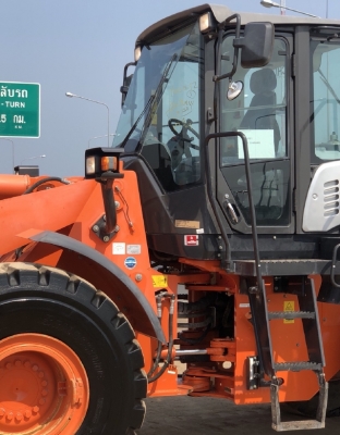 ขายรถตักล้อยาง HITACHI ZW220-5B (เทียบเท่า WA380-7) ปี 2016 นำเข้าเองจากญี่ปุ่น มีVDOการทำงานครับ