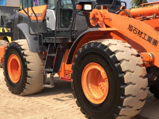ขายรถตักล้อยาง HITACHI ZW220-5B (เทียบเท่า WA380-7) ปี 2016 นำเข้าเองจากญี่ปุ่น มีVDOการทำงานครับ