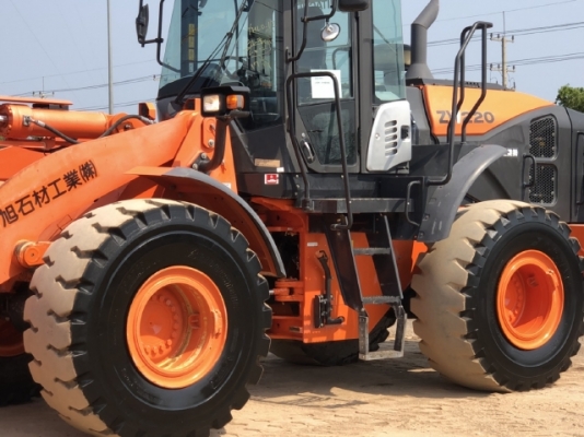 ขายรถตักล้อยาง HITACHI ZW220-5B (เทียบเท่า WA380-7) ปี 2016 นำเข้าเองจากญี่ปุ่น มีVDOการทำงานครับ