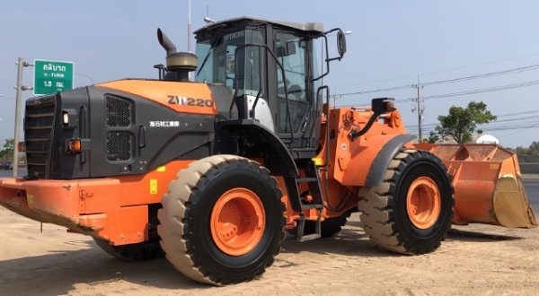 ขายรถตักล้อยาง HITACHI ZW220-5B (เทียบเท่า WA380-7) ปี 2016 นำเข้าเองจากญี่ปุ่น มีVDOการทำงานครับ
