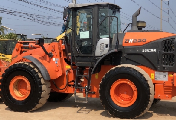 ขายรถตักล้อยาง HITACHI ZW220-5B (เทียบเท่า WA380-7) ปี 2016 นำเข้าเองจากญี่ปุ่น มีVDOการทำงานครับ