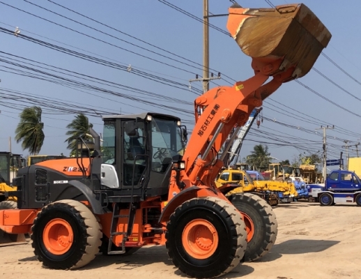 ขายรถตักล้อยาง HITACHI ZW220-5B (เทียบเท่า WA380-7) ปี 2016 นำเข้าเองจากญี่ปุ่น มีVDOการทำงานครับ