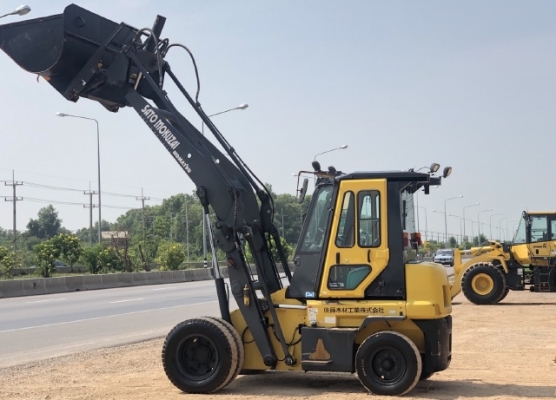 ขายรถตักล้อยาง KOMATSU SD30-6 ปี 2006 นำเข้าเองจากญี่ปุ่น สภาพสวยพร้อมใช้งาน มีVDOการทำงานครับ