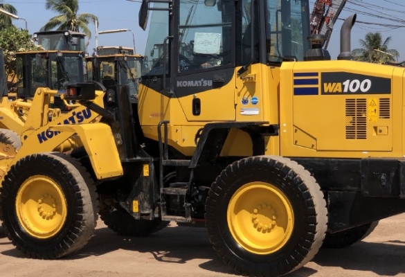 ขายรถตักล้อยาง KOMATSU WA100-7 ปี 2017 นำเข้าเองจากญี่ปุ่น สภาพสวยพร้อมใช้งาน มีVDOการทำงานครับ