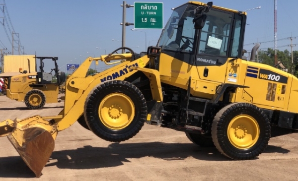 ขายรถตักล้อยาง KOMATSU WA100-7 ปี 2017 นำเข้าเองจากญี่ปุ่น สภาพสวยพร้อมใช้งาน มีVDOการทำงานครับ